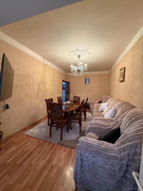 Satılır 5 otaqlı mənzil 120 m²