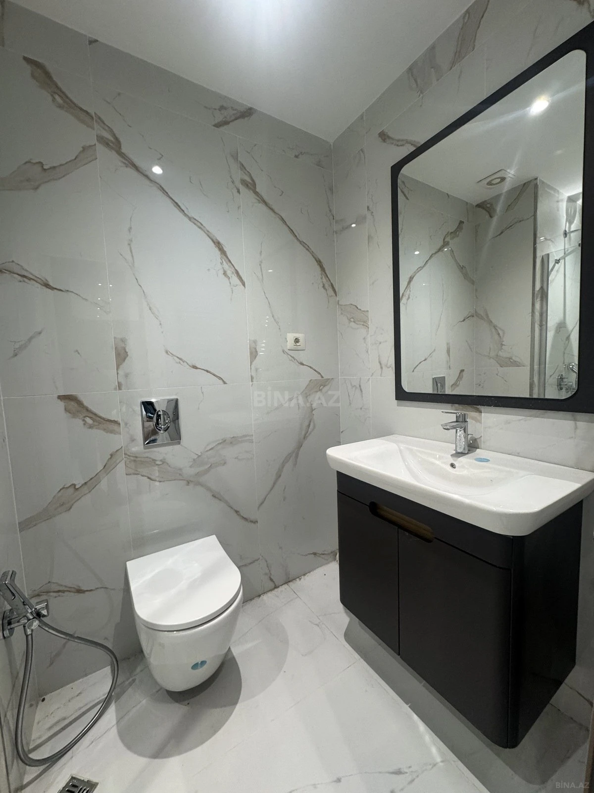 Satılır 3 otaqlı mənzil 72 m²