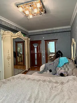 Satılır 3 otaqlı mənzil 135 m²