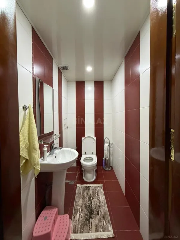 Satılır 3 otaqlı mənzil 135 m²