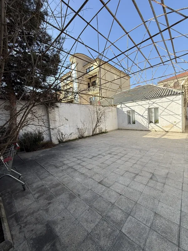 Satılır 4 otaqlı həyət evi 150 m²