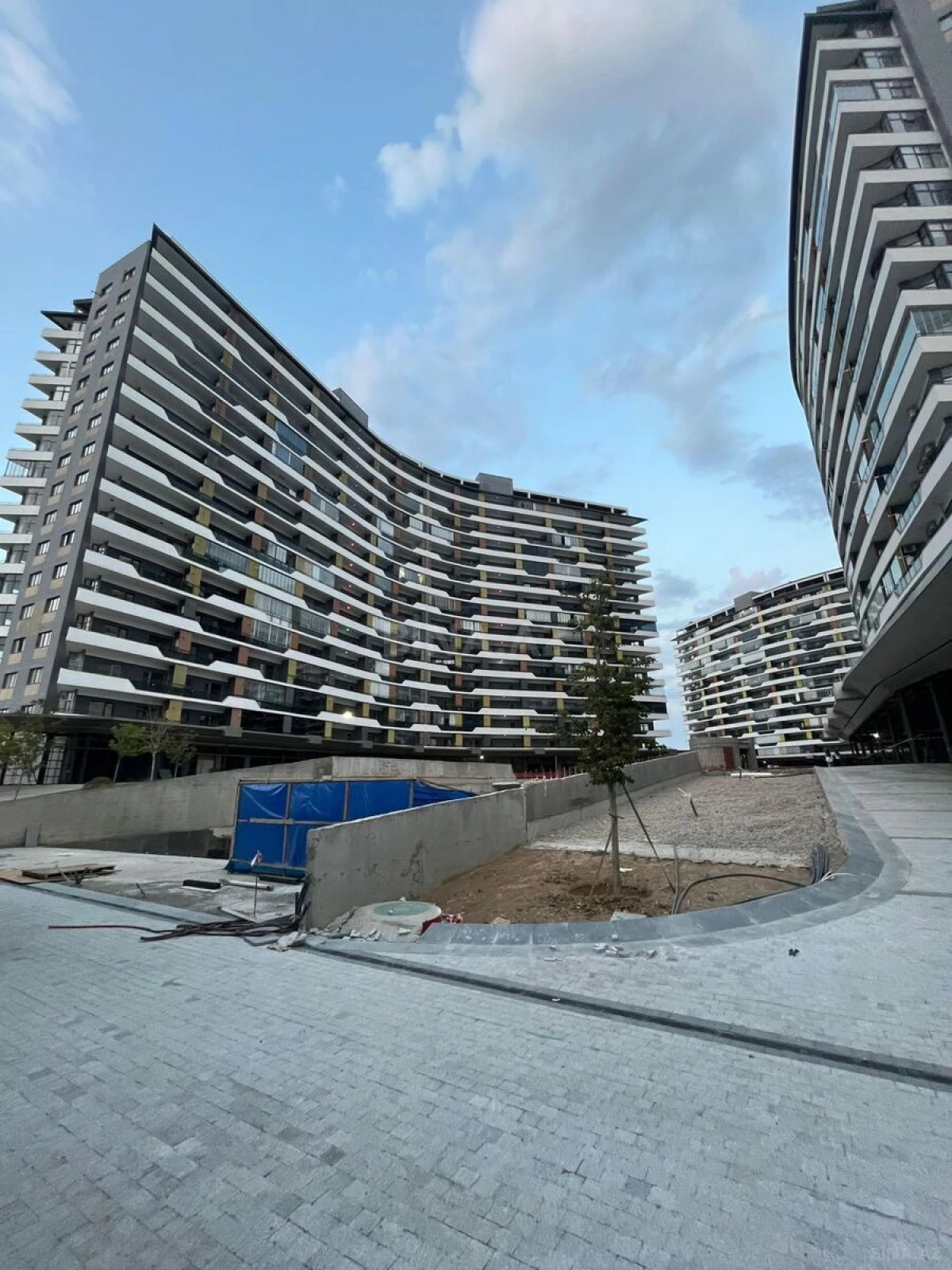 Satılır 2 otaqlı mənzil 80 m²