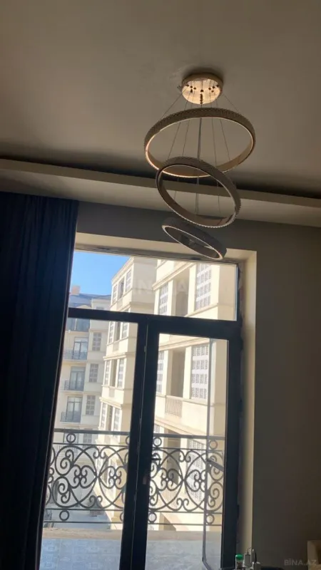 Kirayə verilir 2 otaqlı mənzil 60 m²