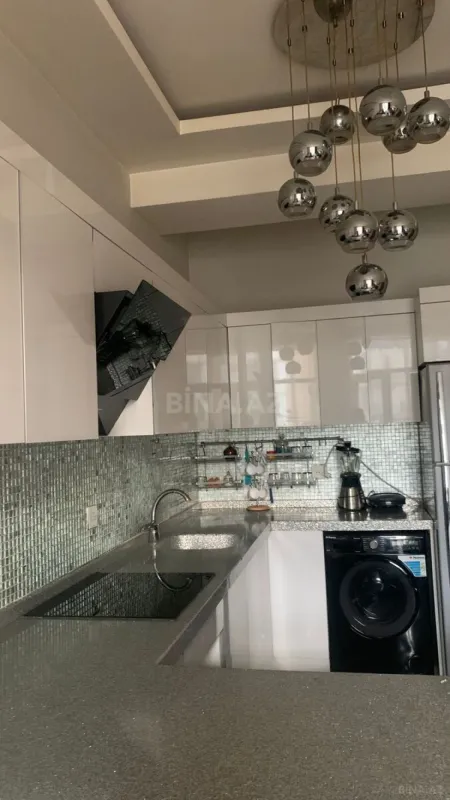 Kirayə verilir 2 otaqlı mənzil 60 m²