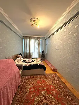 Satılır 2 otaqlı mənzil 79.5 m²