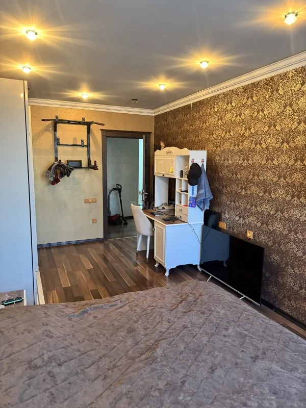 Satılır 3 otaqlı mənzil 115 m²