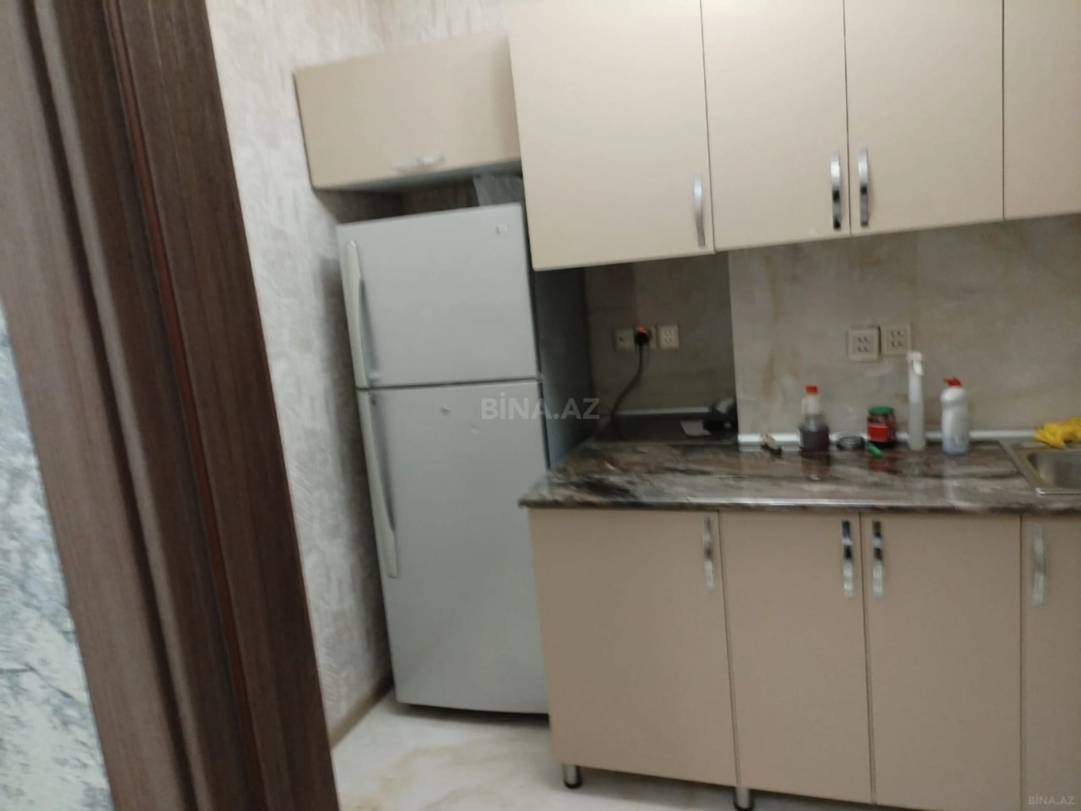 Kirayə verilir 2 otaqlı mənzil 60 m²