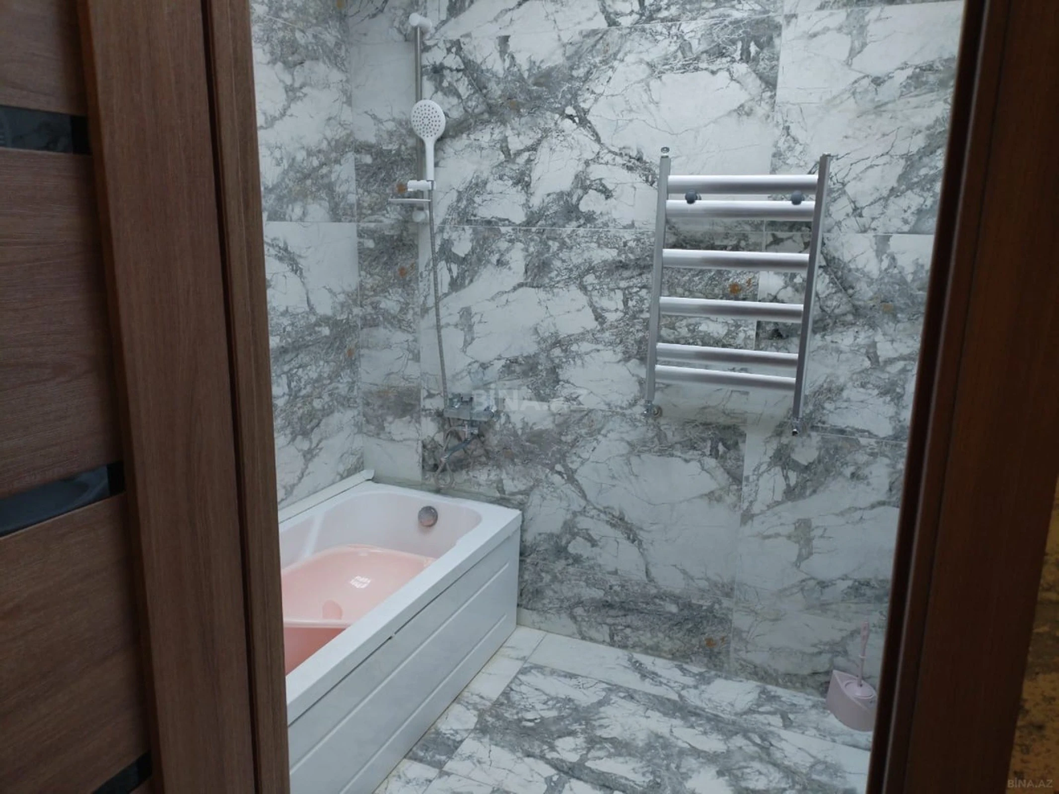 Kirayə verilir 2 otaqlı mənzil 60 m²