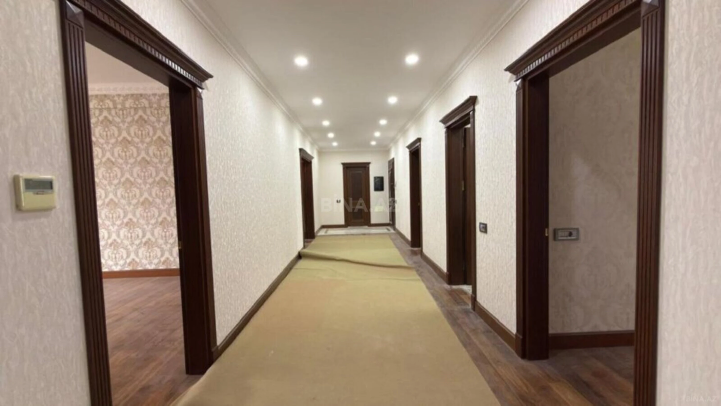 Satılır 5 otaqlı mənzil 200 m²