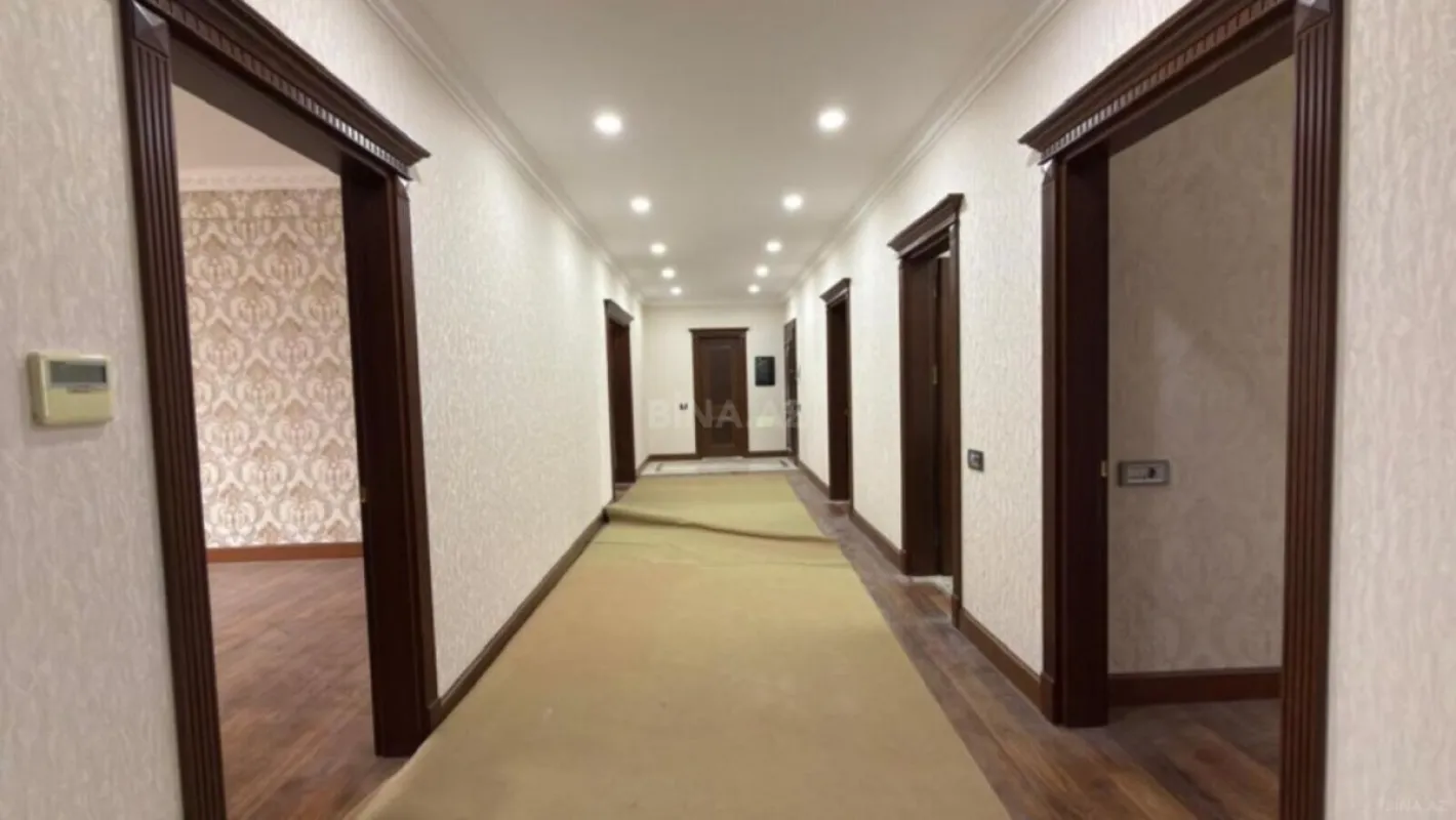 Satılır 5 otaqlı mənzil 200 m²