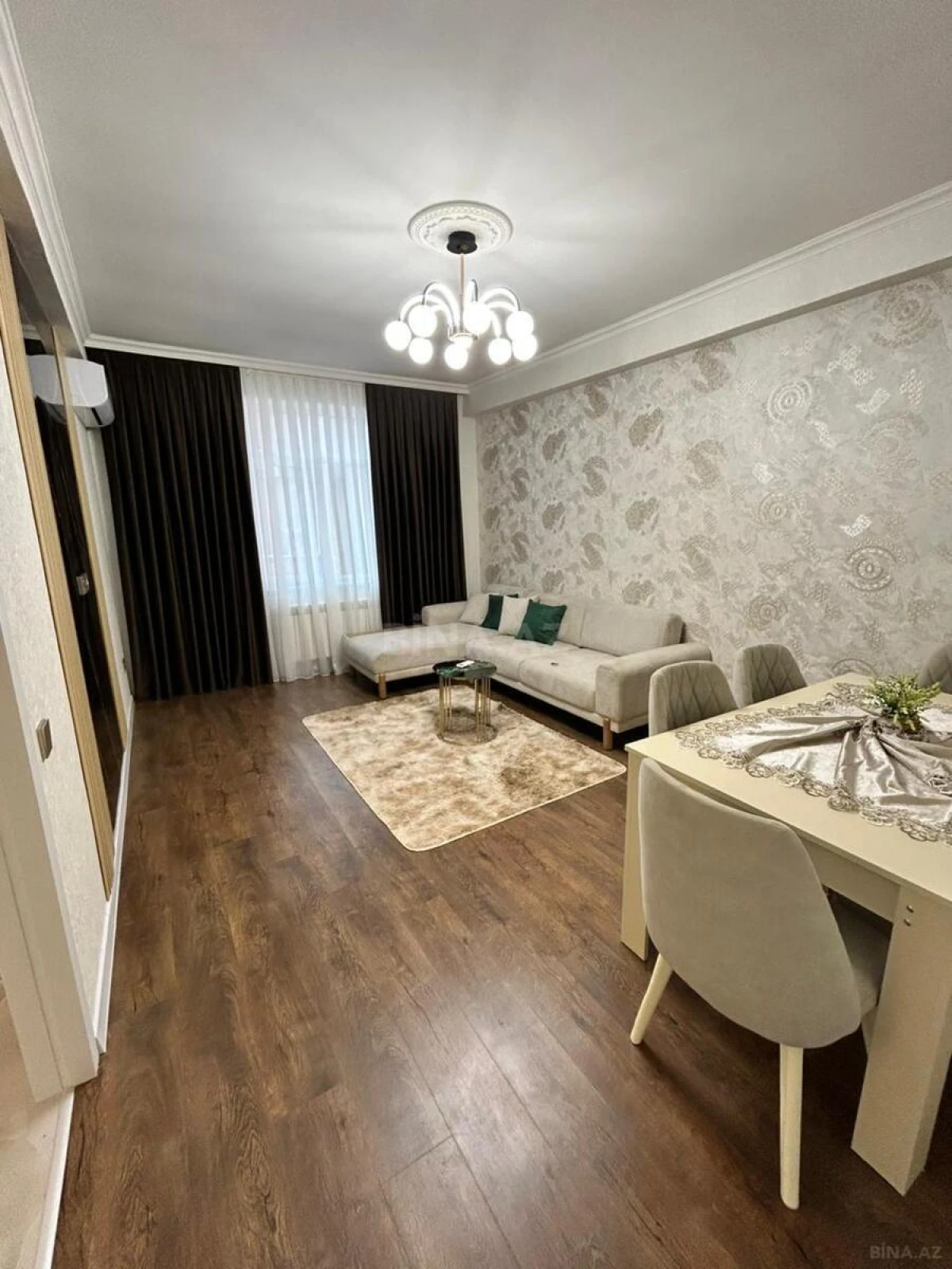 Satılır 2 otaqlı mənzil 75 m²