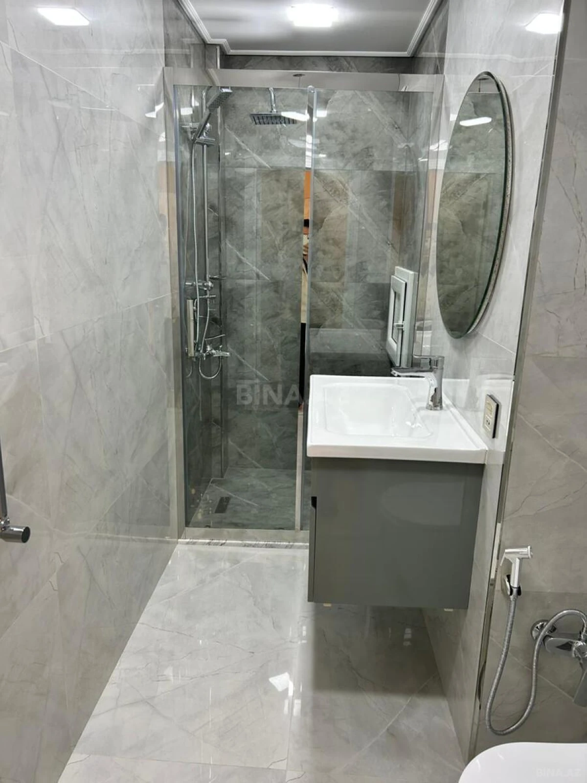 Satılır 2 otaqlı mənzil 75 m²