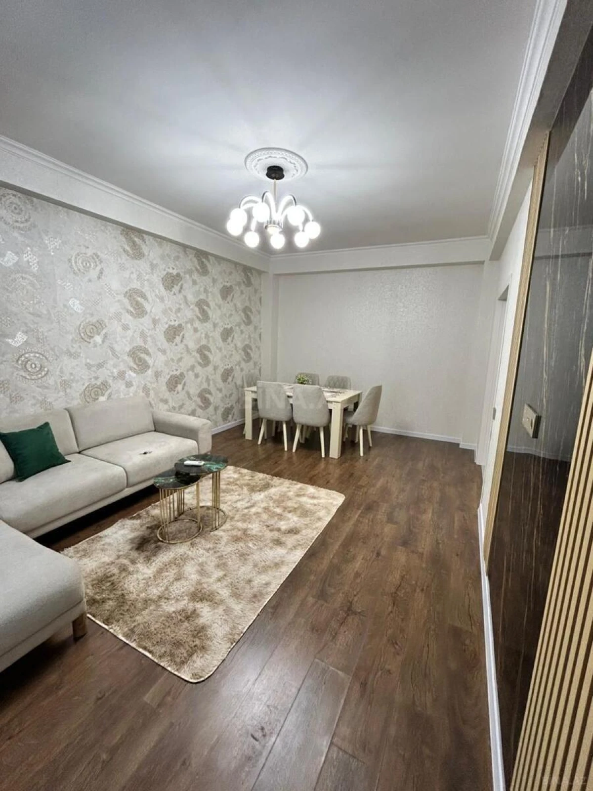 Satılır 2 otaqlı mənzil 75 m²