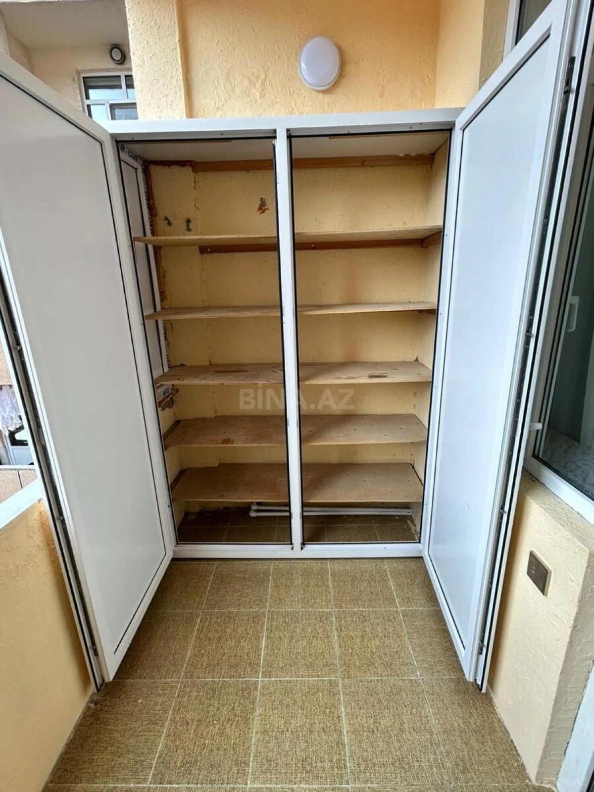 Satılır 2 otaqlı mənzil 75 m²