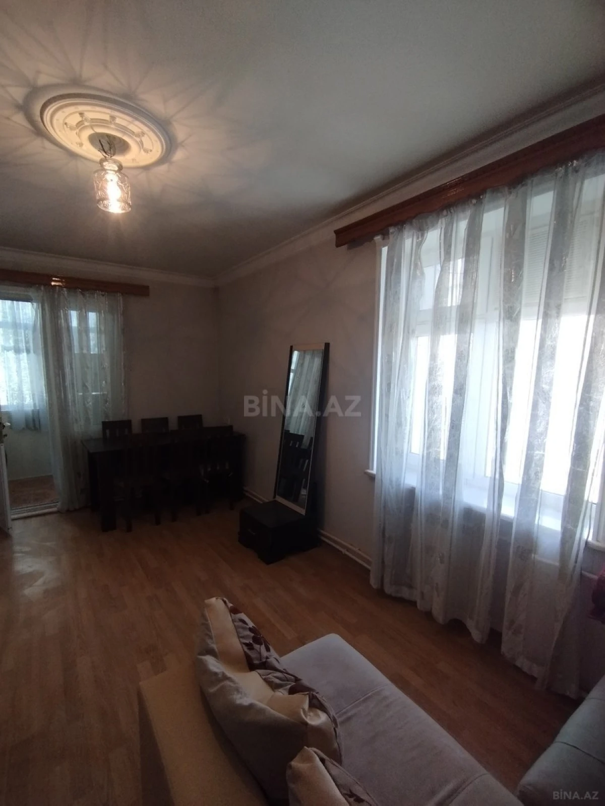 Kirayə verilir 2 otaqlı mənzil 40 m²