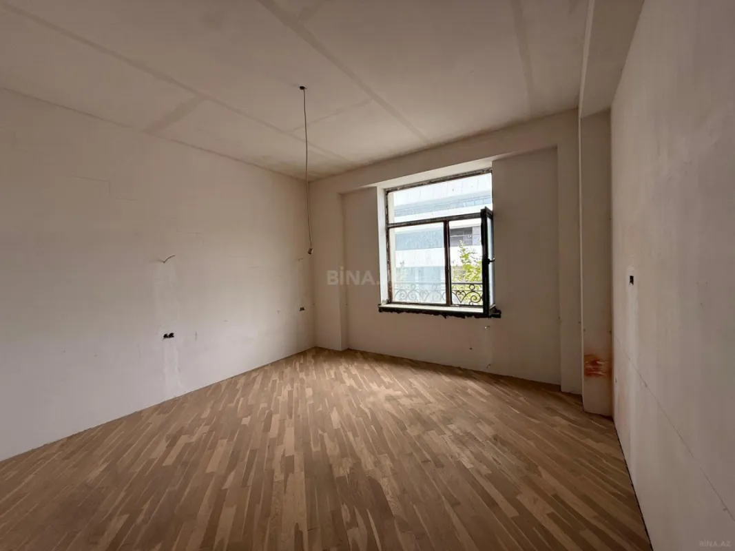 Satılır 3 otaqlı mənzil 129 m²