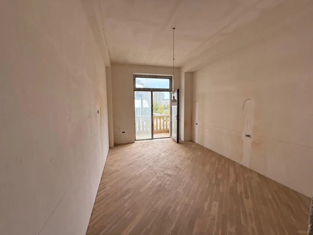 Satılır 3 otaqlı mənzil 129 m²