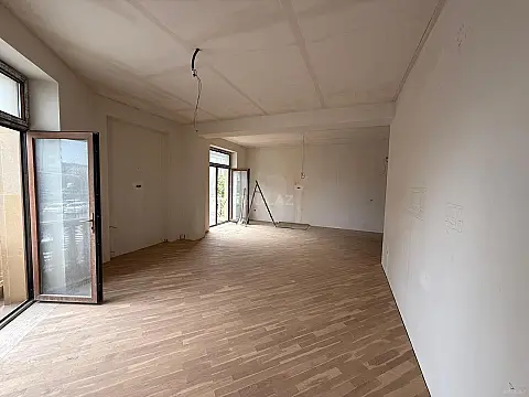 Satılır 3 otaqlı mənzil 129 m²