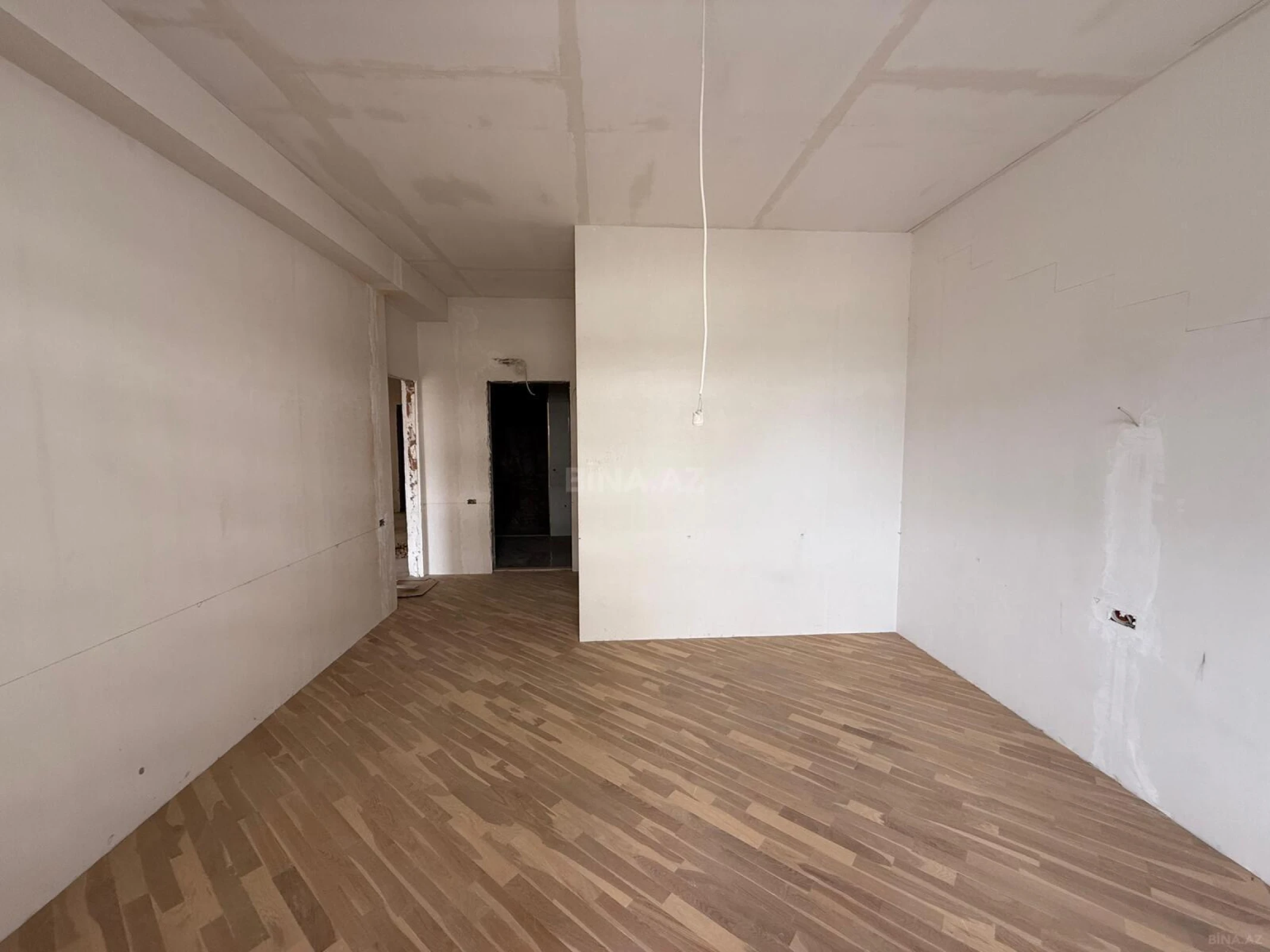 Satılır 3 otaqlı mənzil 129 m²