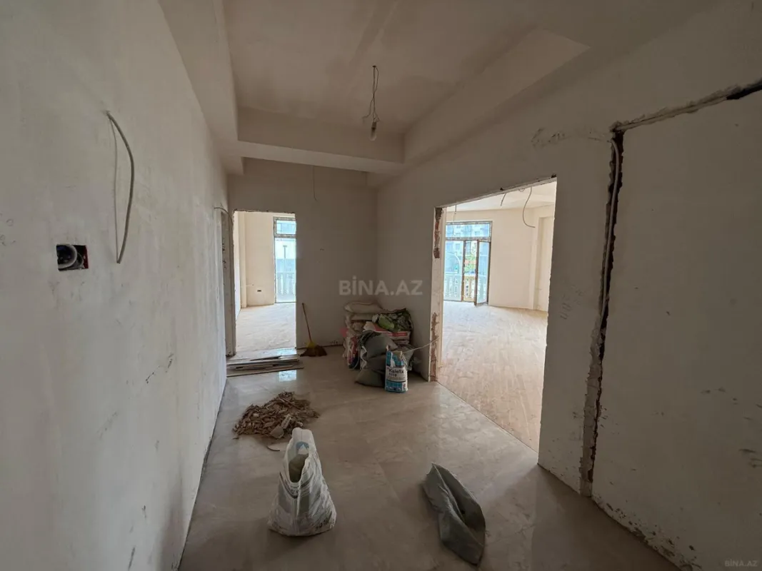 Satılır 3 otaqlı mənzil 129 m²