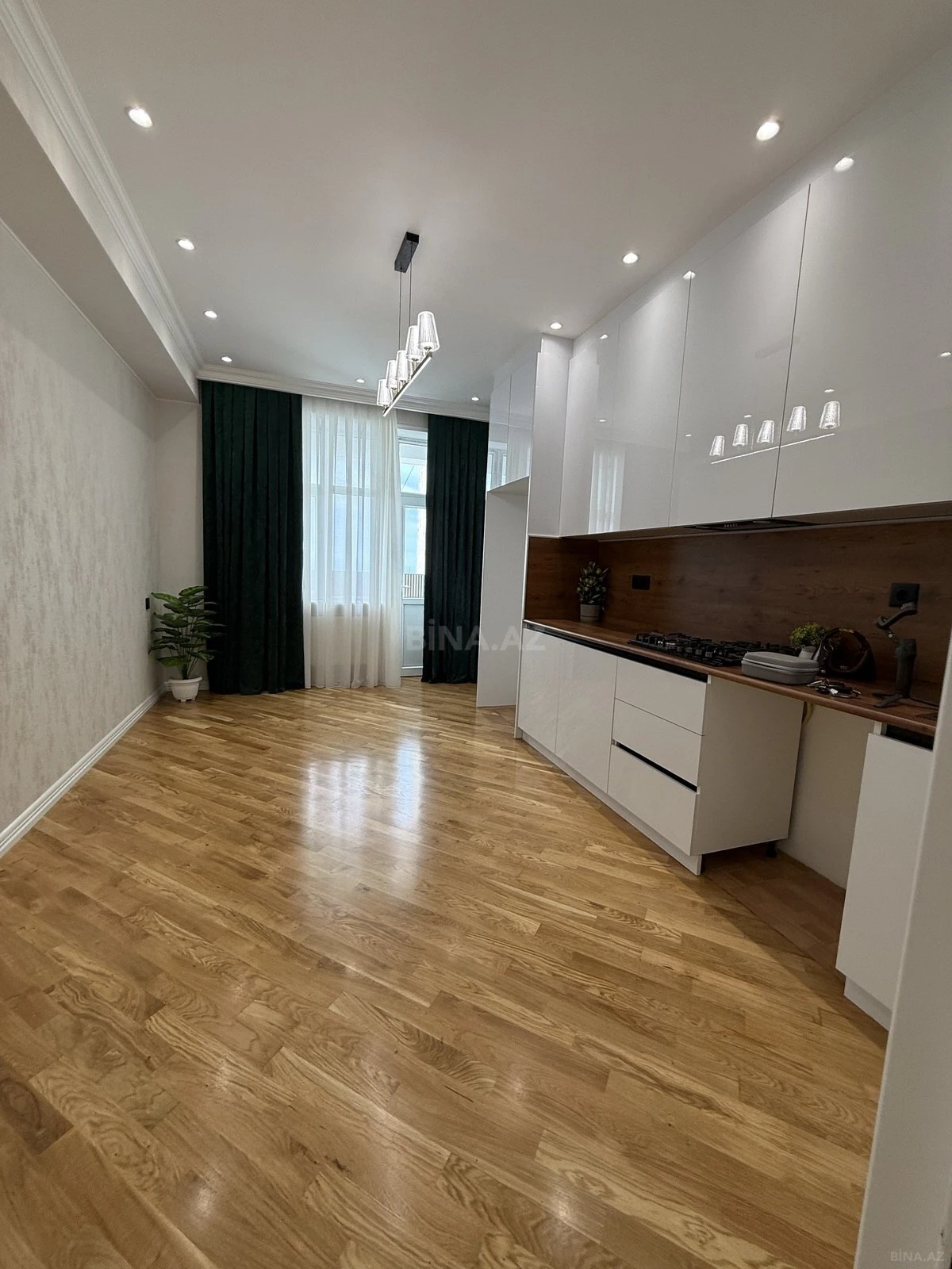Satılır 3 otaqlı mənzil 115 m²