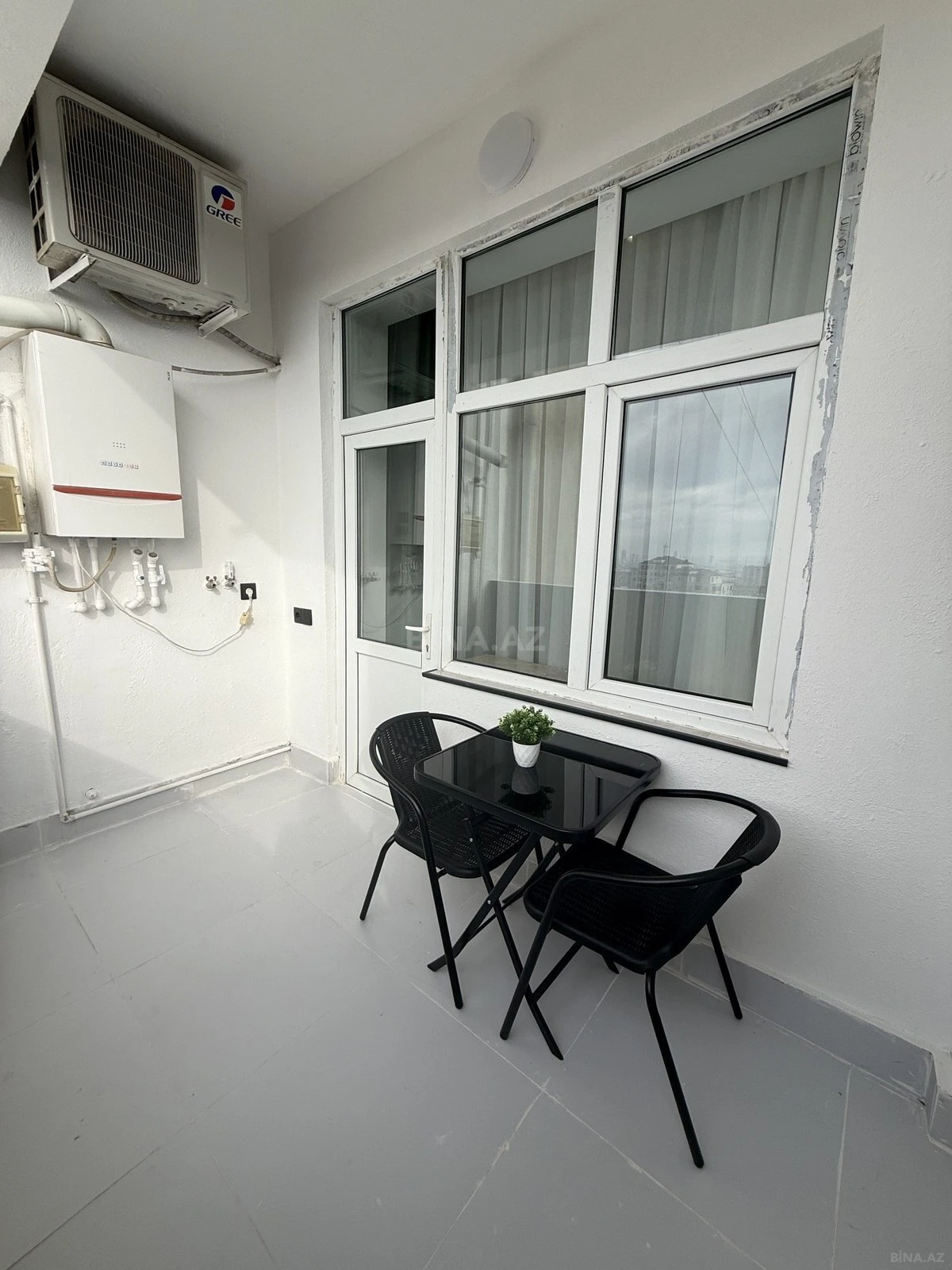 Satılır 3 otaqlı mənzil 115 m²