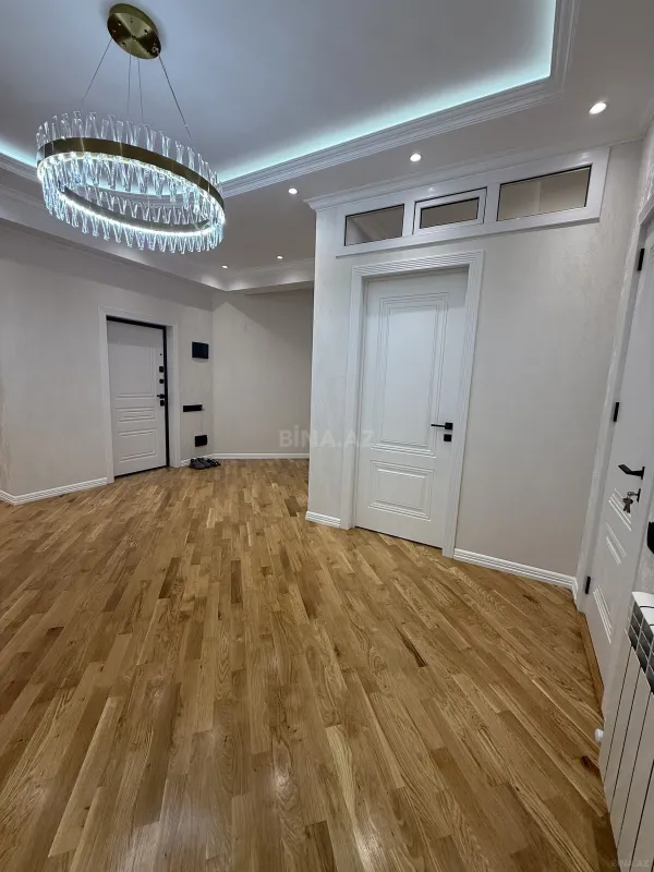 Satılır 3 otaqlı mənzil 115 m²