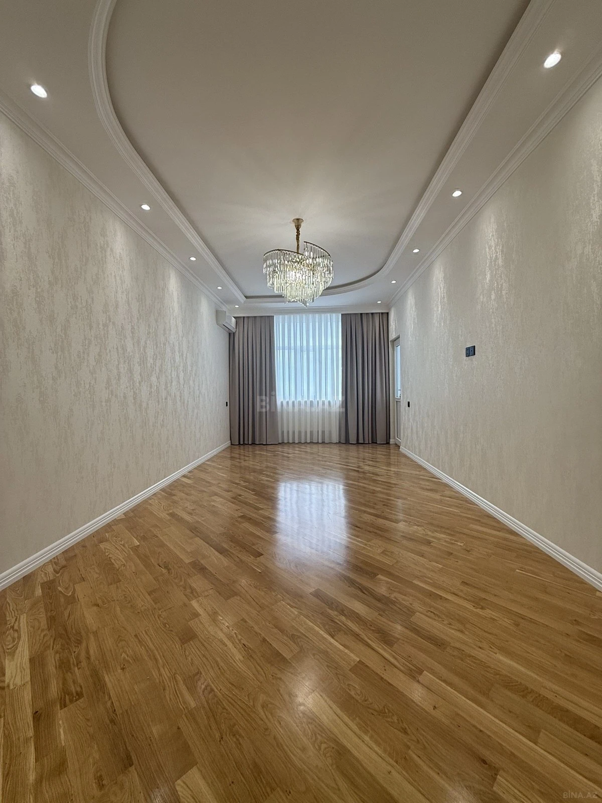 Satılır 3 otaqlı mənzil 115 m²