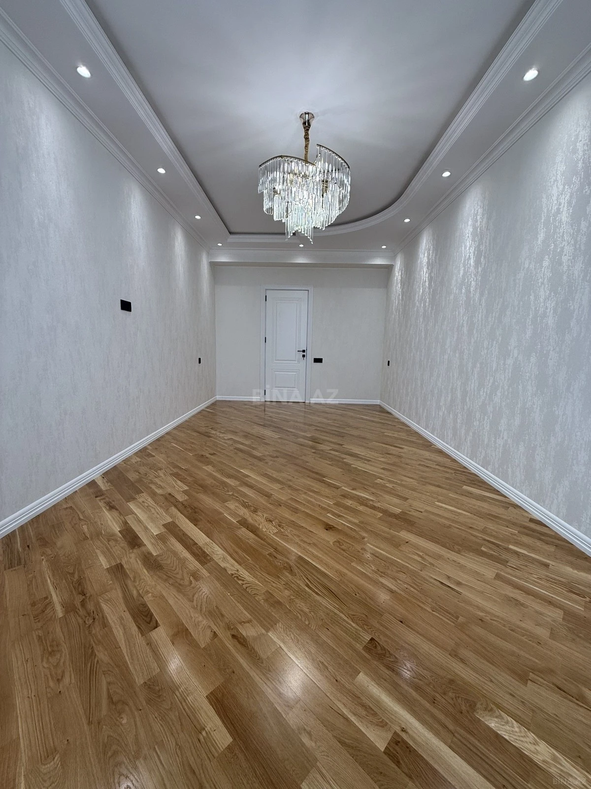 Satılır 3 otaqlı mənzil 115 m²