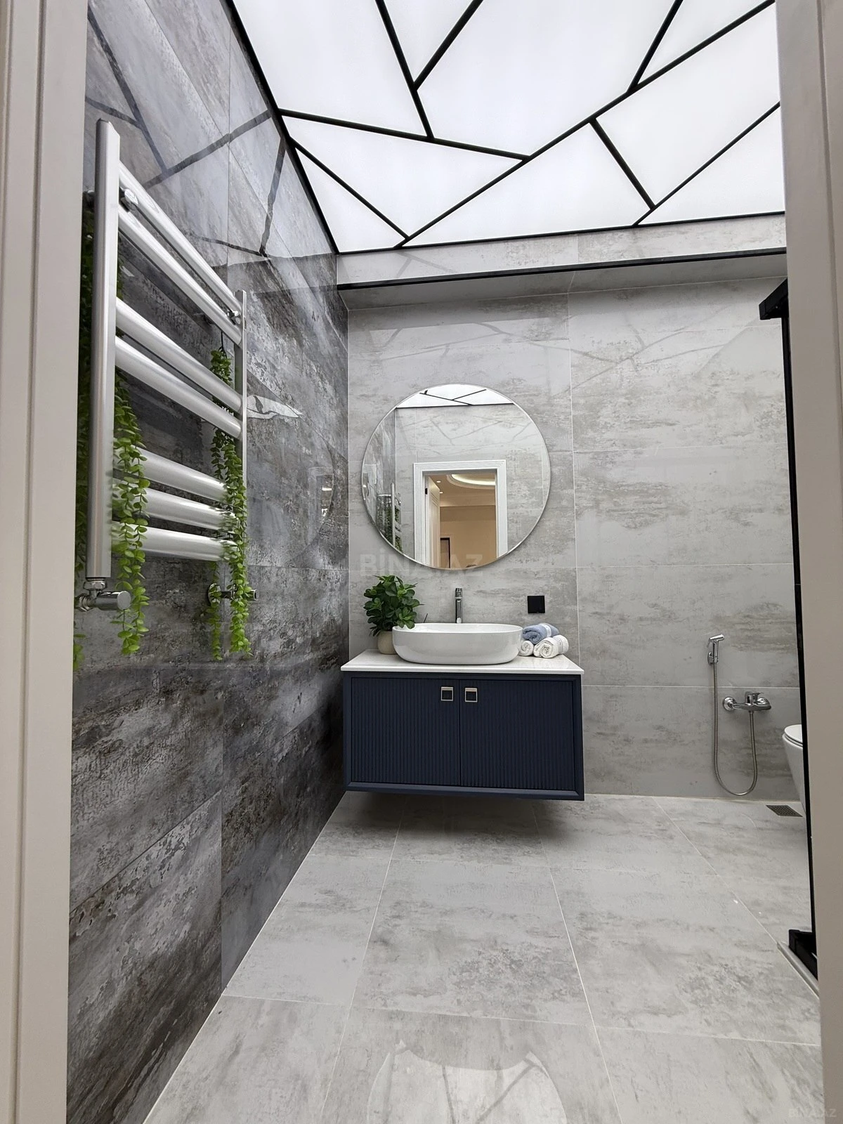 Satılır 3 otaqlı mənzil 115 m²