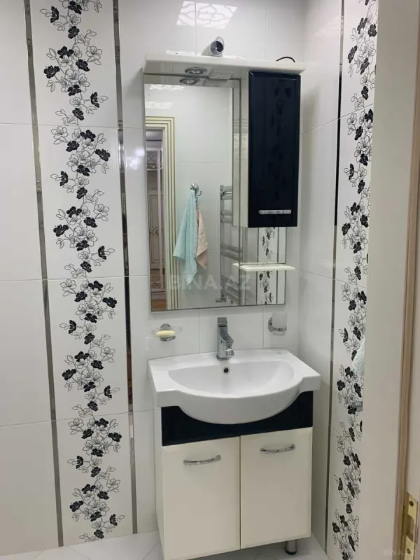 Kirayə verilir 2 otaqlı mənzil 55 m²