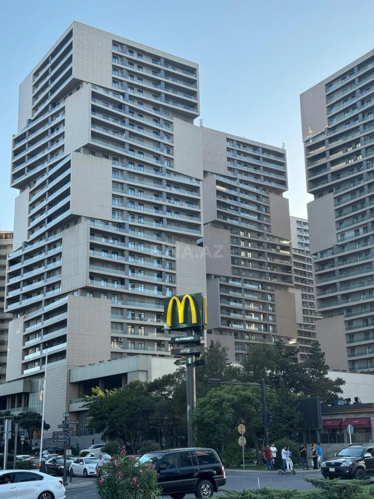 Satılır 3 otaqlı mənzil 108 m²