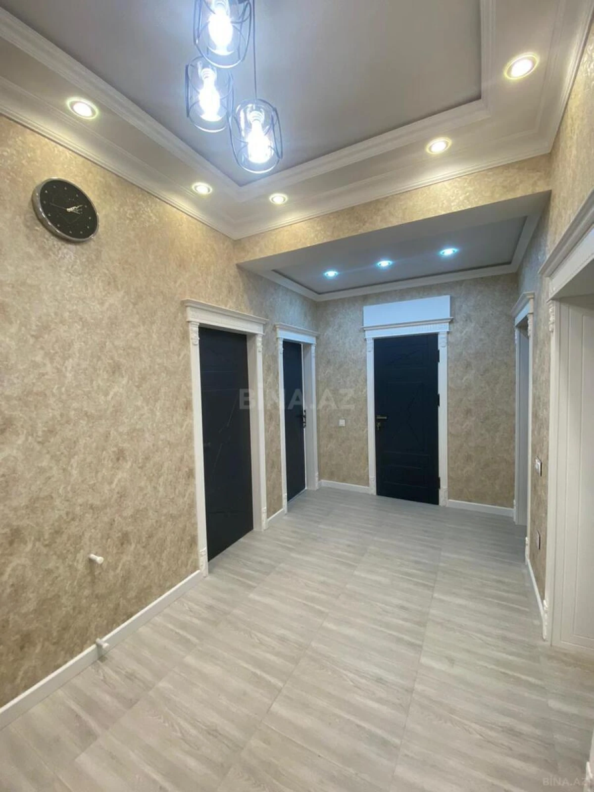Kirayə verilir 2 otaqlı mənzil 92 m²