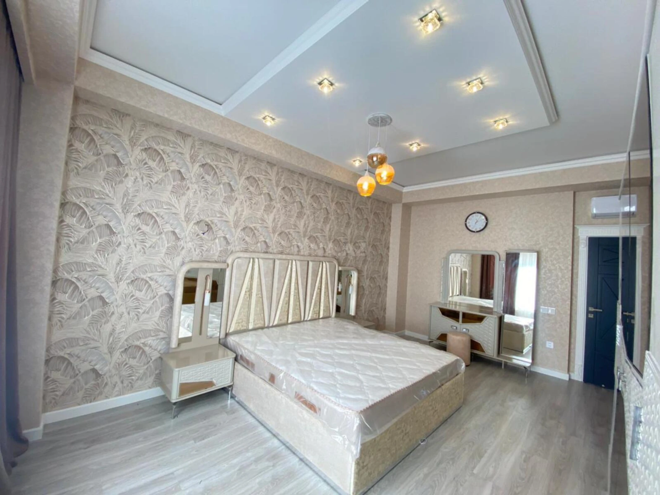 Kirayə verilir 2 otaqlı mənzil 92 m²