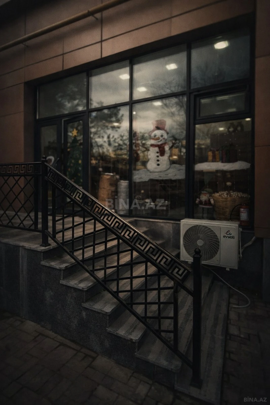 Satılır obyekt 61 m²