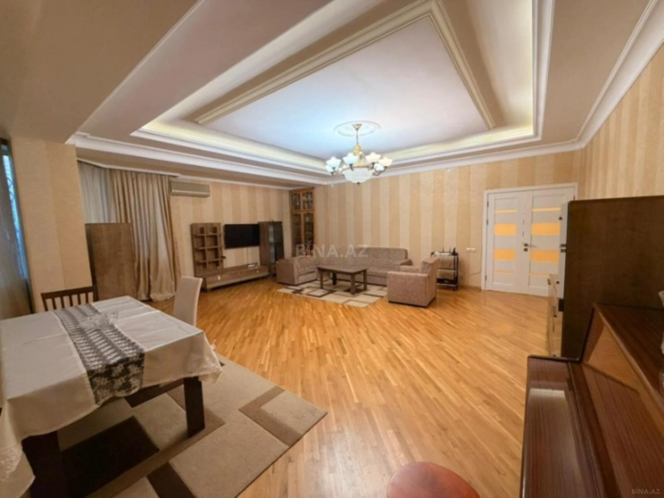 Kirayə verilir 5 otaqlı mənzil 200 m²