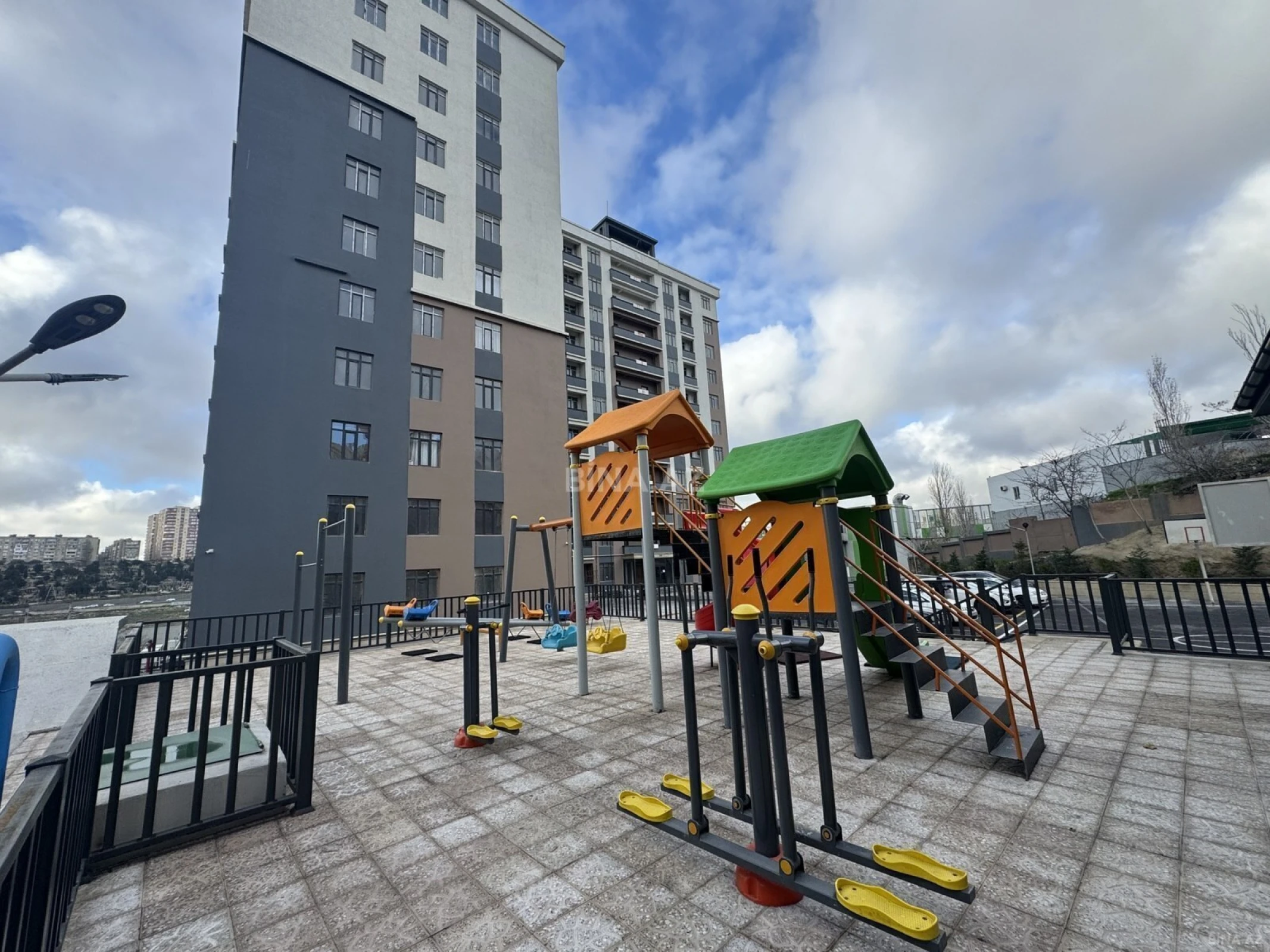 Satılır 2 otaqlı mənzil 47 m²