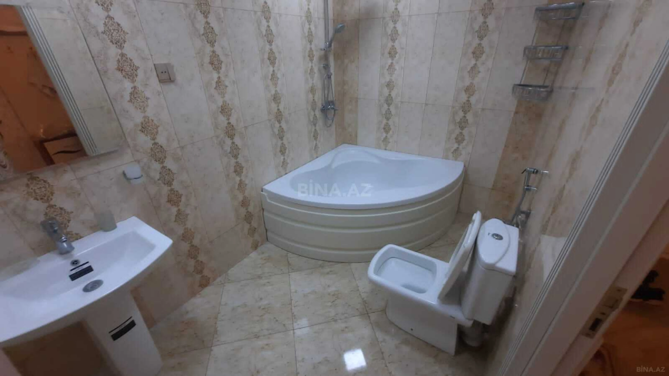 Kirayə verilir 2 otaqlı mənzil 80 m²