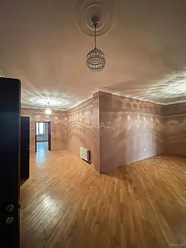 Satılır 4 otaqlı mənzil 200 m²