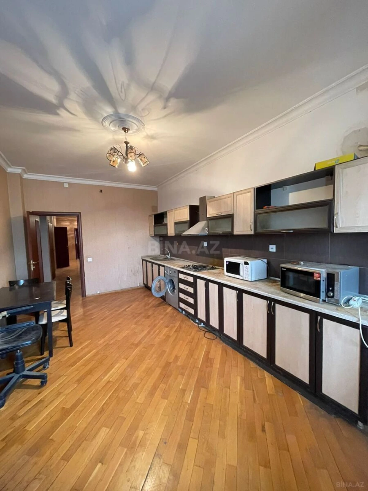 Satılır 4 otaqlı mənzil 200 m²