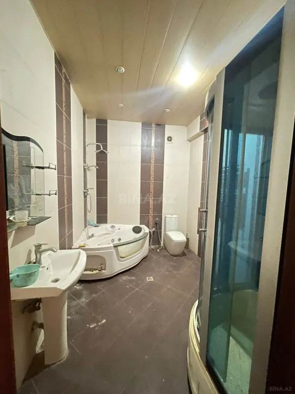 Satılır 4 otaqlı mənzil 200 m²