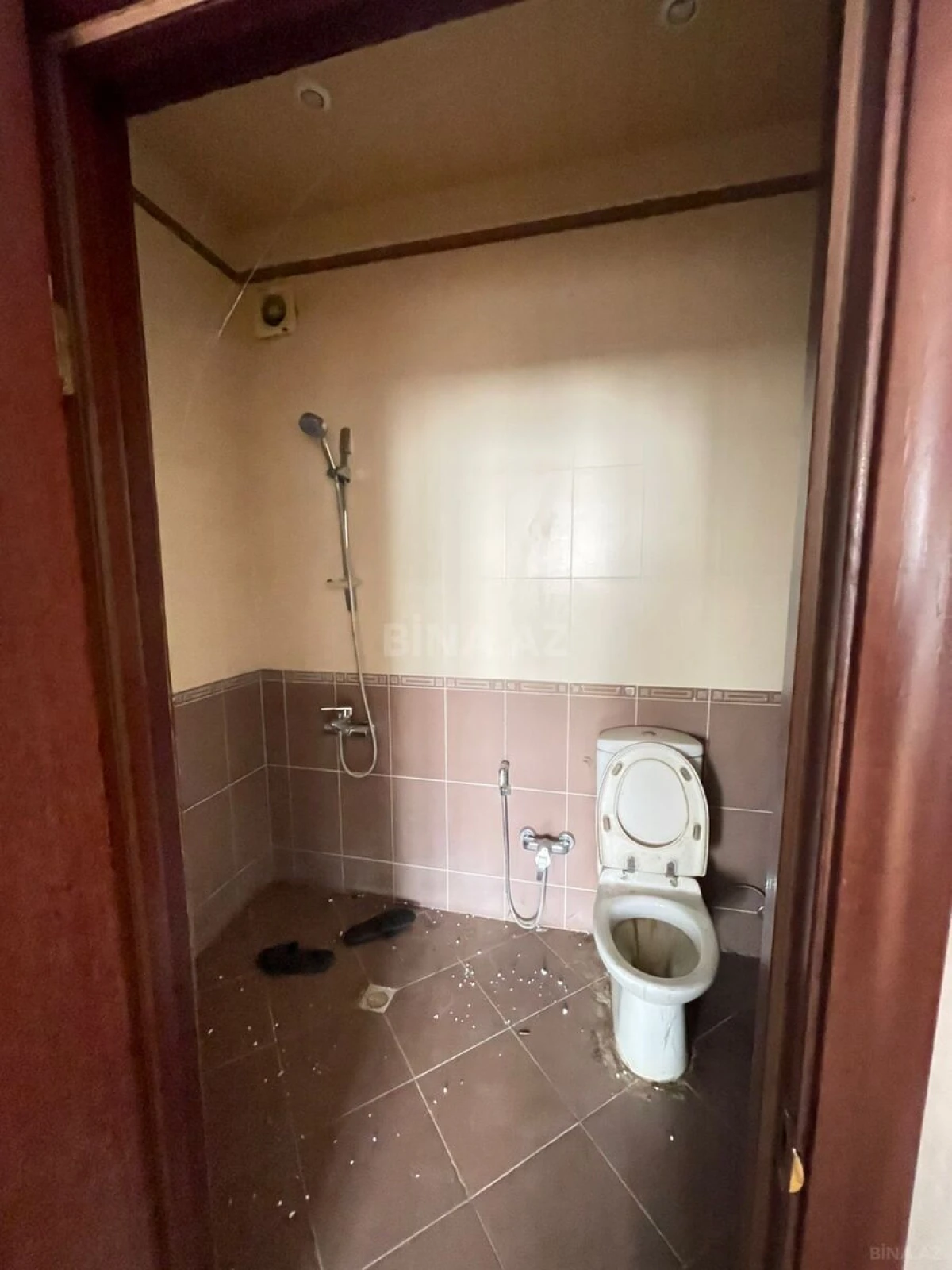 Satılır 4 otaqlı mənzil 200 m²