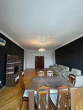 Satılır 4 otaqlı mənzil 200 m²