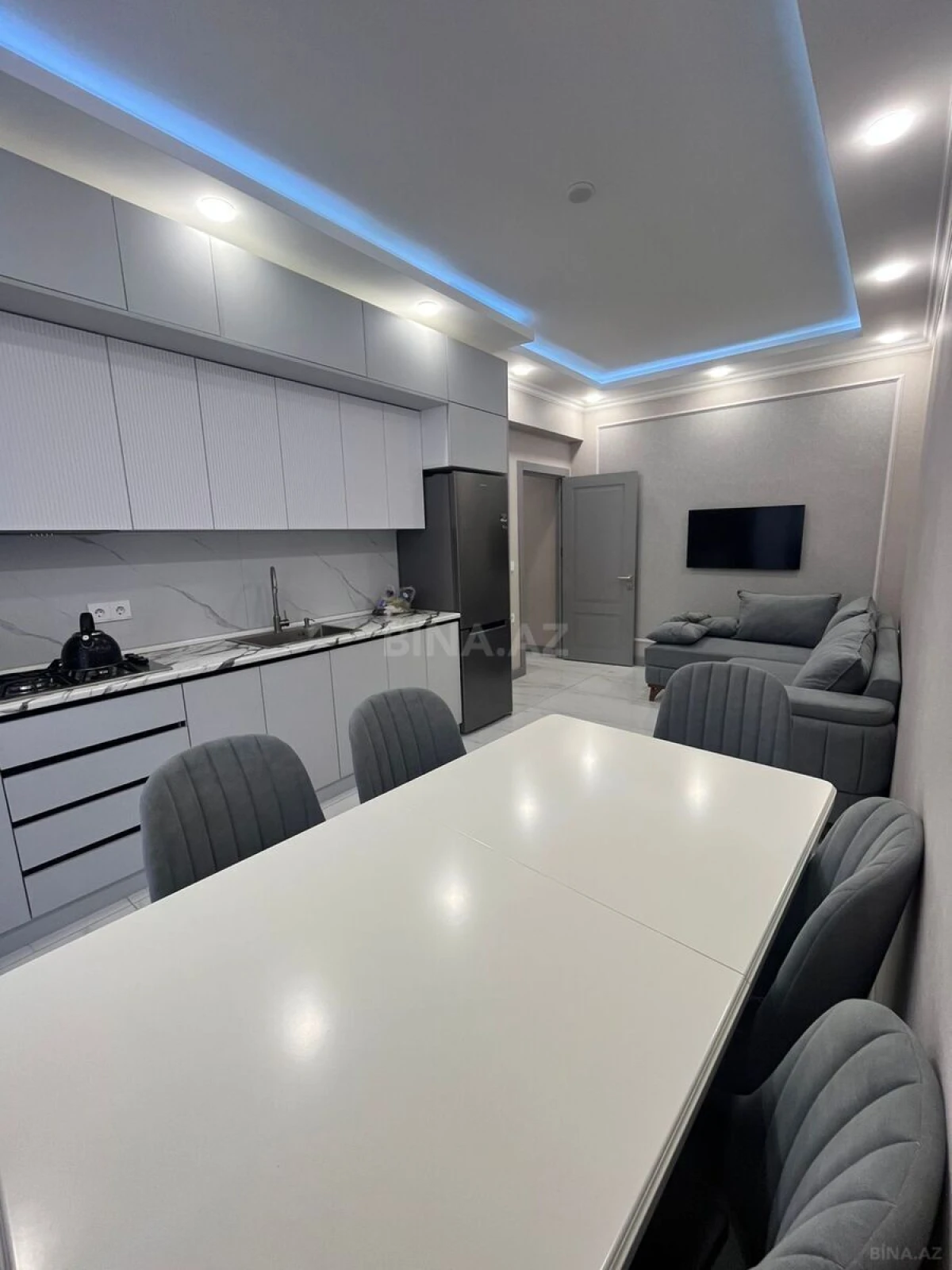 Kirayə verilir 2 otaqlı mənzil 65 m²