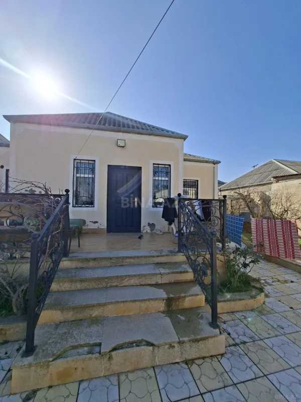 Satılır 3 otaqlı həyət evi 100 m²