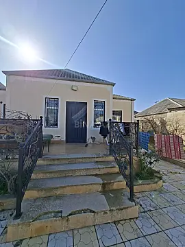 Satılır 3 otaqlı həyət evi 100 m²