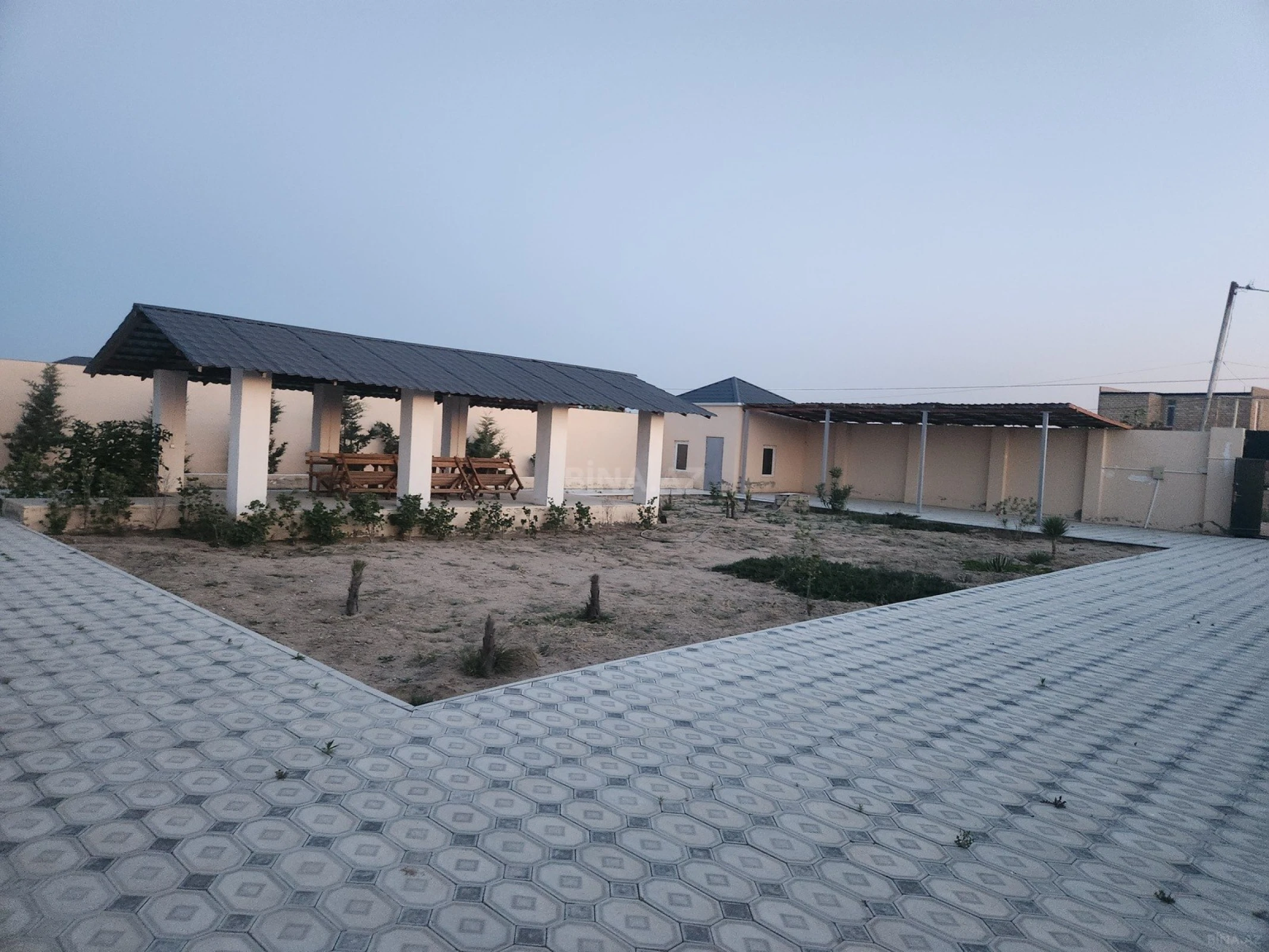 Satılır 4 otaqlı həyət evi 347 m²