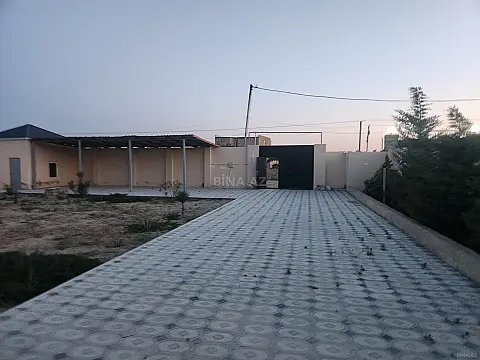 Satılır 4 otaqlı həyət evi 347 m²