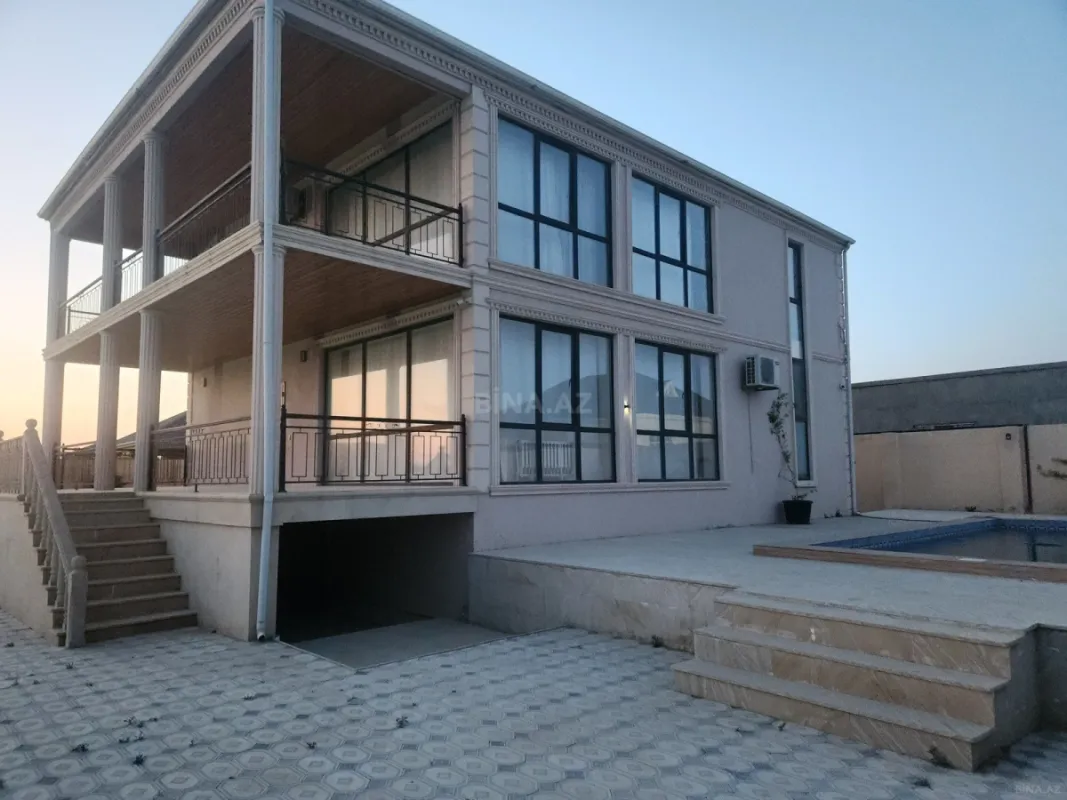 Satılır 4 otaqlı həyət evi 347 m²