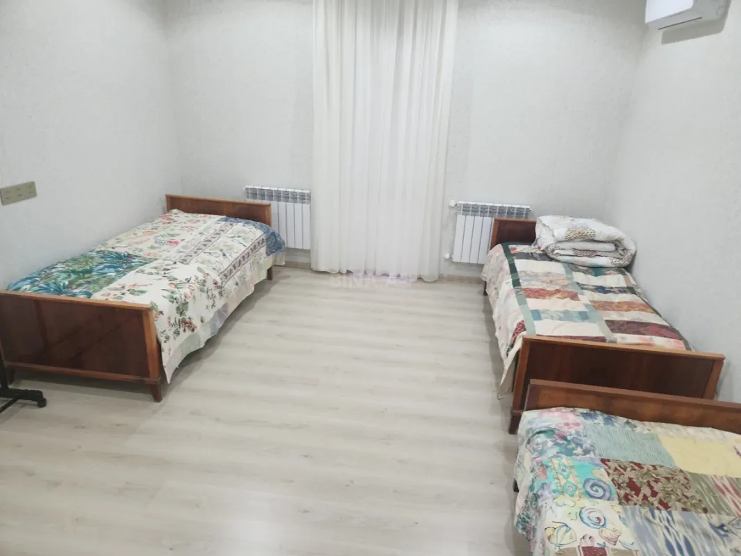 Satılır 4 otaqlı həyət evi 347 m²